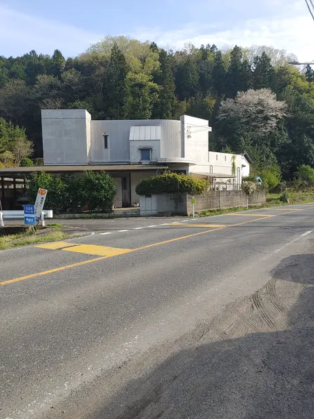 コンクリート打ちぱなしの新築